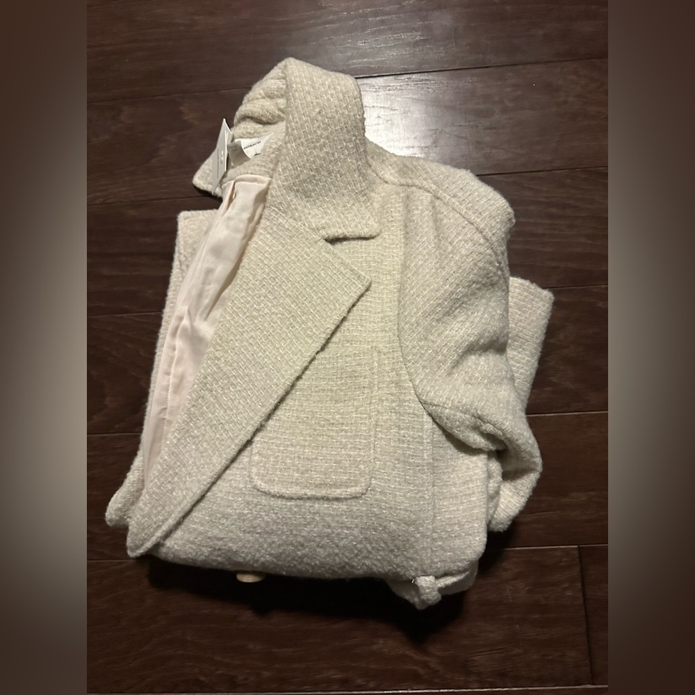 Bouclé Belted Jacket - Picture 4 of 4